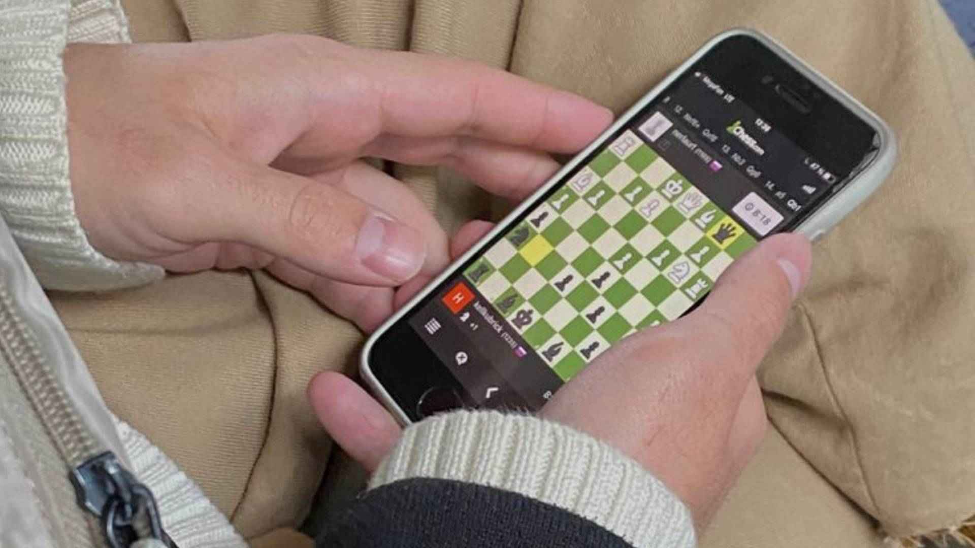 How Players Can Improve Their Tactical Judgment Through Solitaire